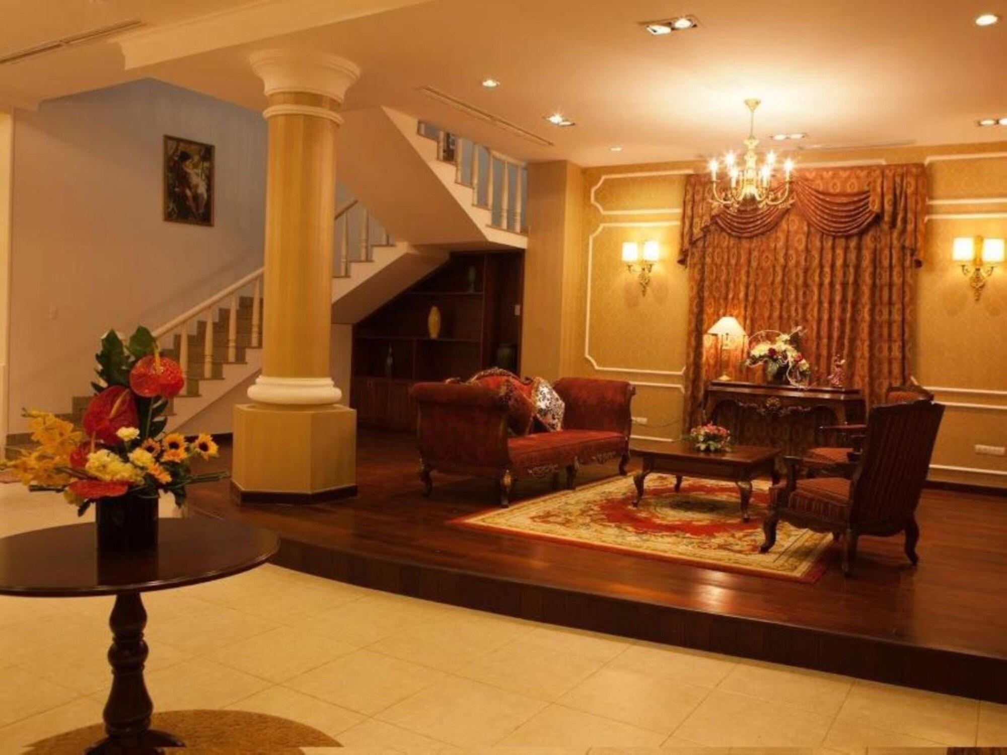 Toki Saigon And Hotel 3*